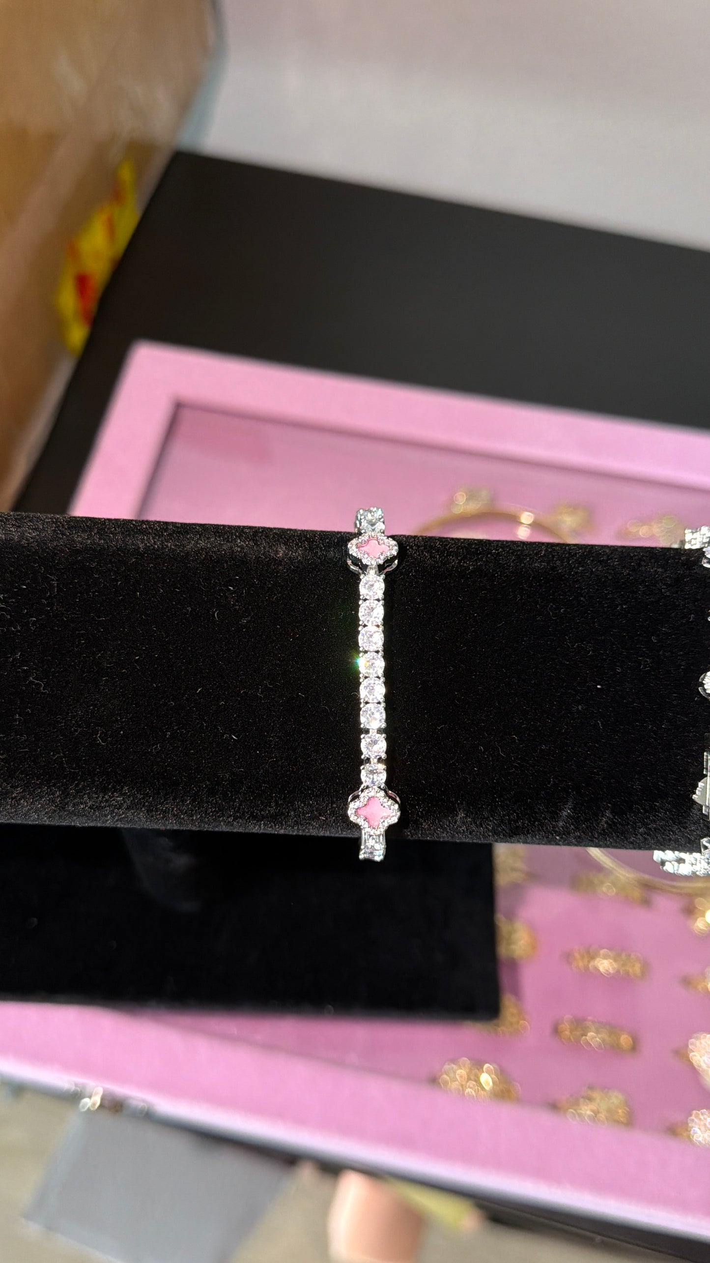 Tennis braclet