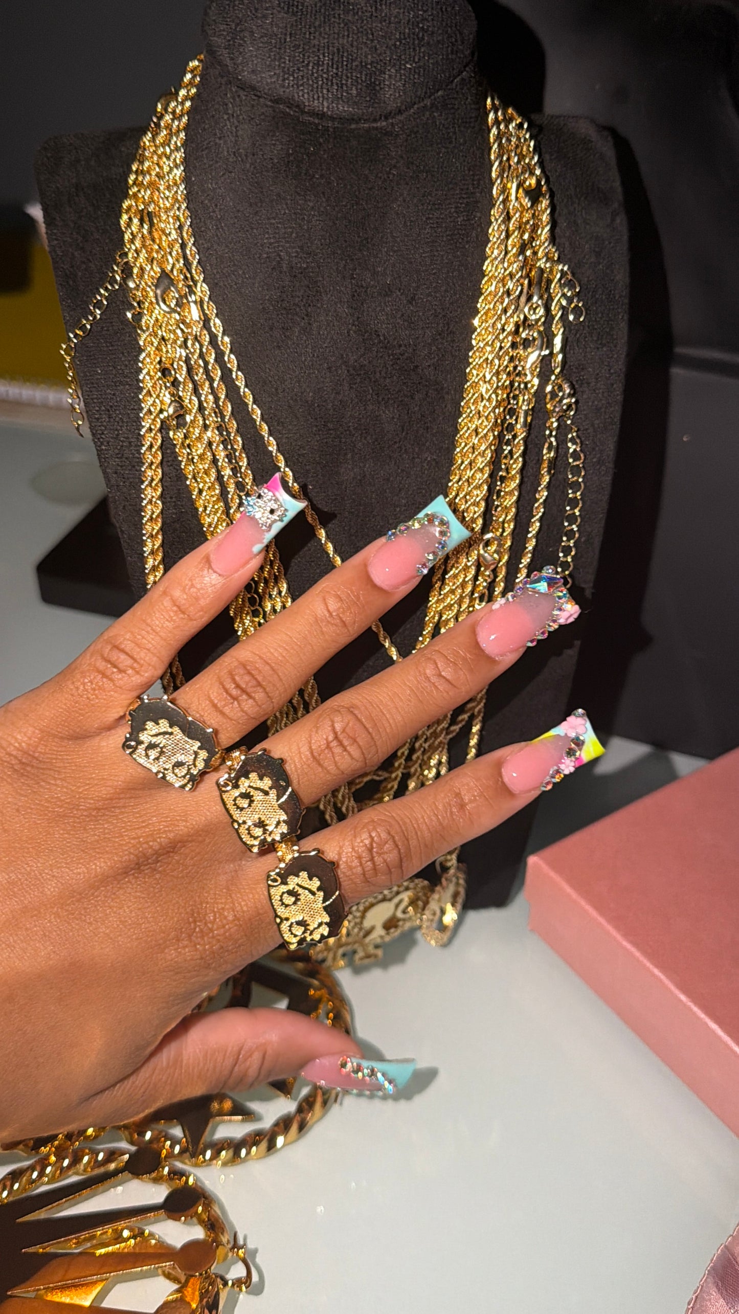 Betty ring
