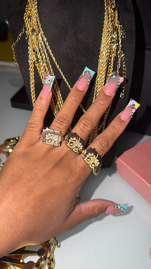 Betty ring